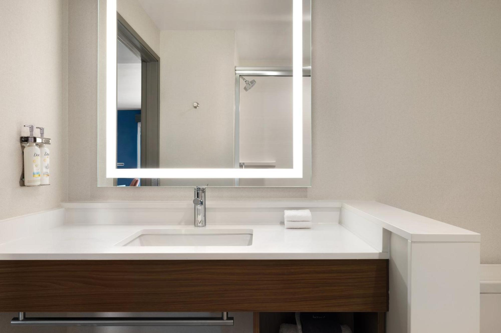 Holiday Inn Express Cape Canaveral By Ihg Экстерьер фото
