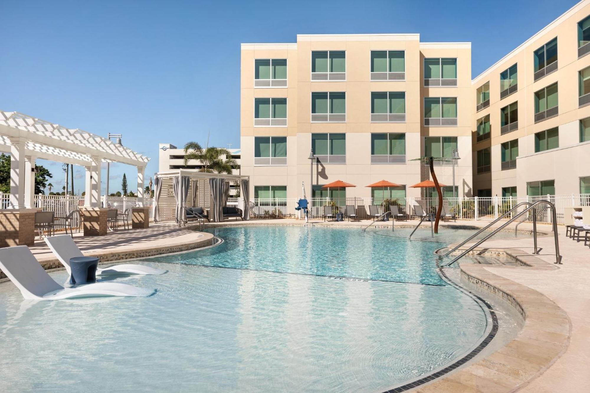 Holiday Inn Express Cape Canaveral By Ihg Экстерьер фото